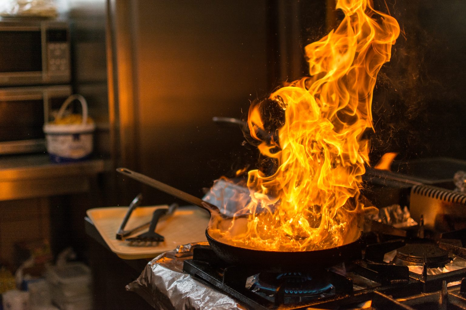 Fettbrand » Ursachen, Gefahren und Löschmittel SOLUTO